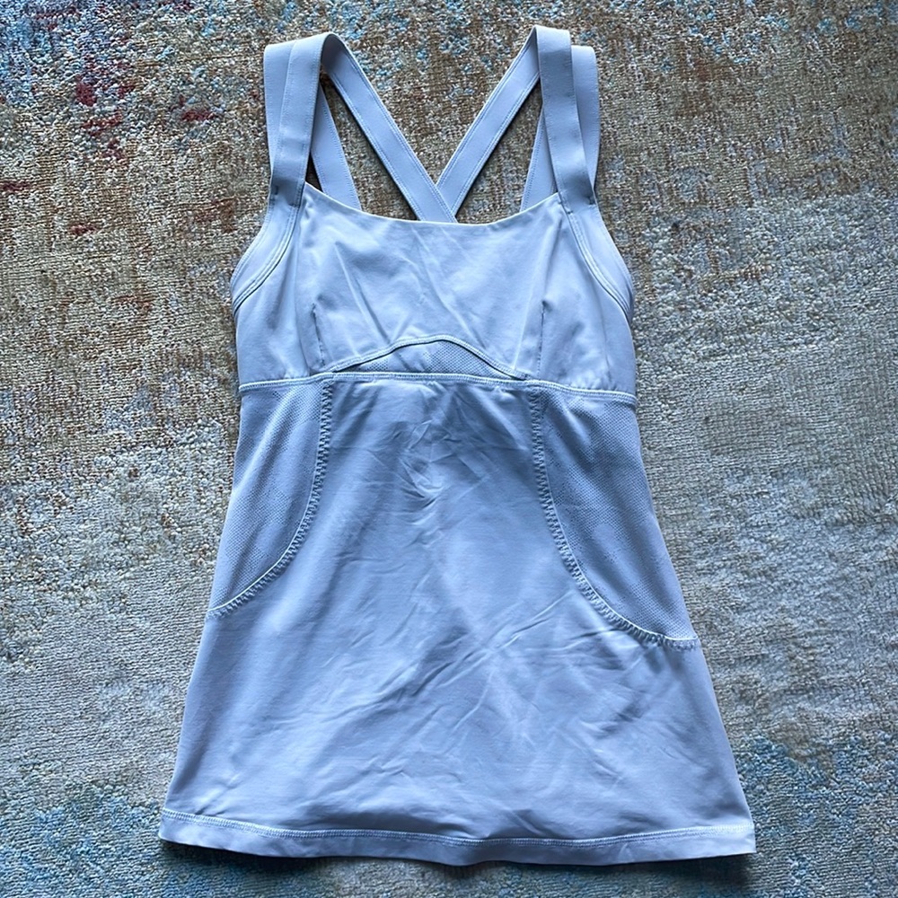 White lululemon tank
